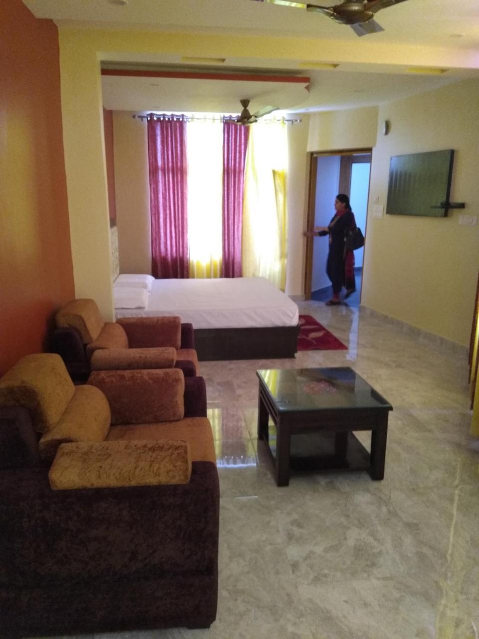 Hotel Sky Bule & Restaurant Khas Nagrota 외부 사진
